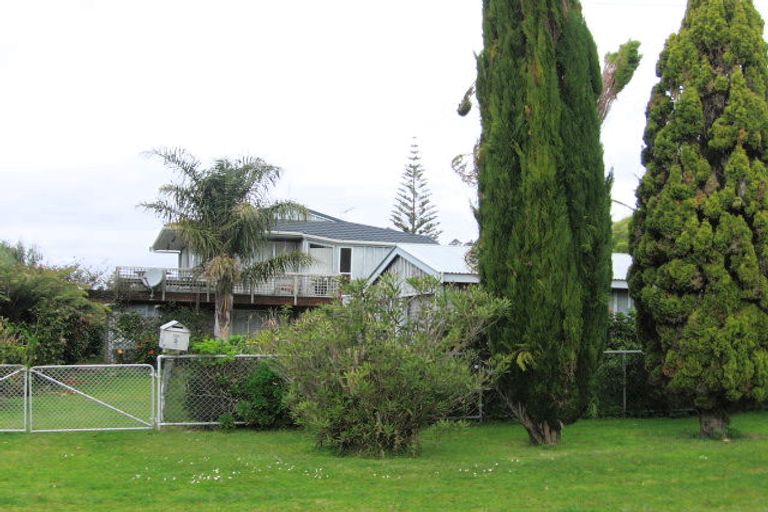 Photo of property in 9 Hahei Beach Road, Hahei, Whitianga, 3591