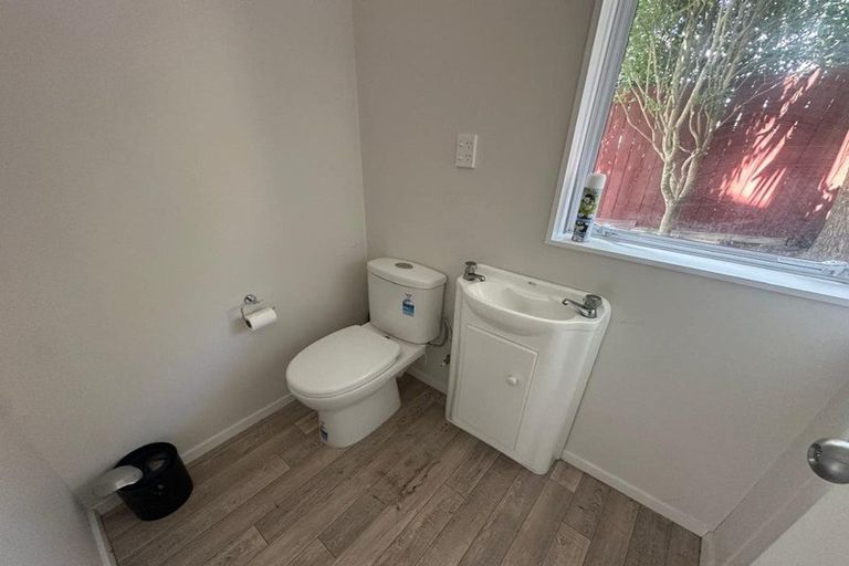 Photo of property in 15a Te Atatu Road, Te Atatu South, Auckland, 0610