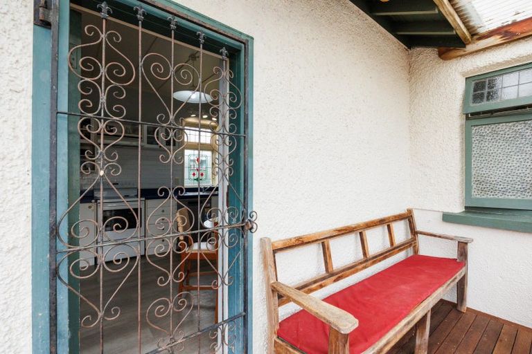 Photo of property in 27 Brightwater Terrace, Terrace End, Palmerston North, 4410