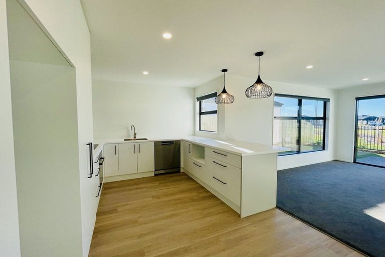 Photo of property in 8 Riroriro Lane, Halswell, Christchurch, 8025