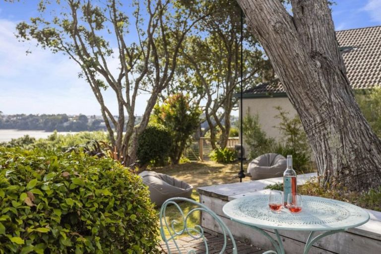 Photo of property in 96 Ngataringa Road, Devonport, Auckland, 0624