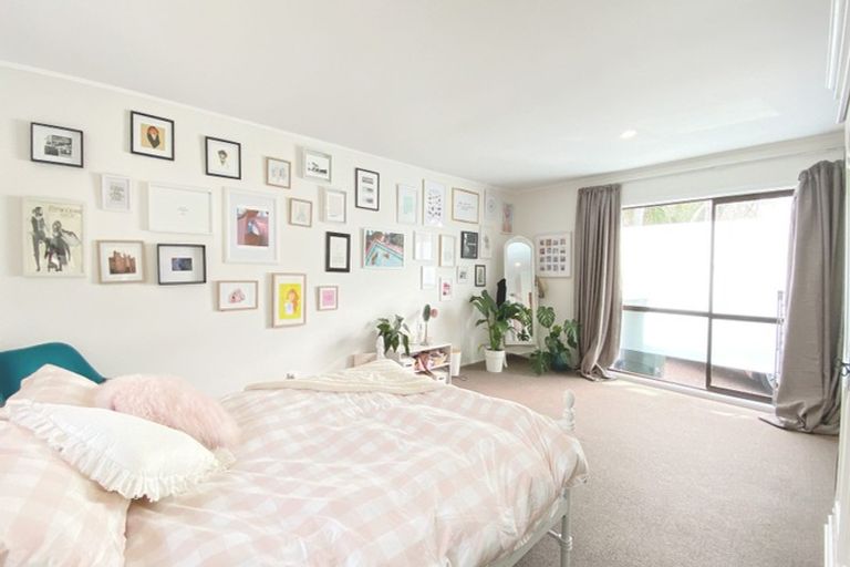 Photo of property in 176 Sturges Road, Henderson, Auckland, 0612