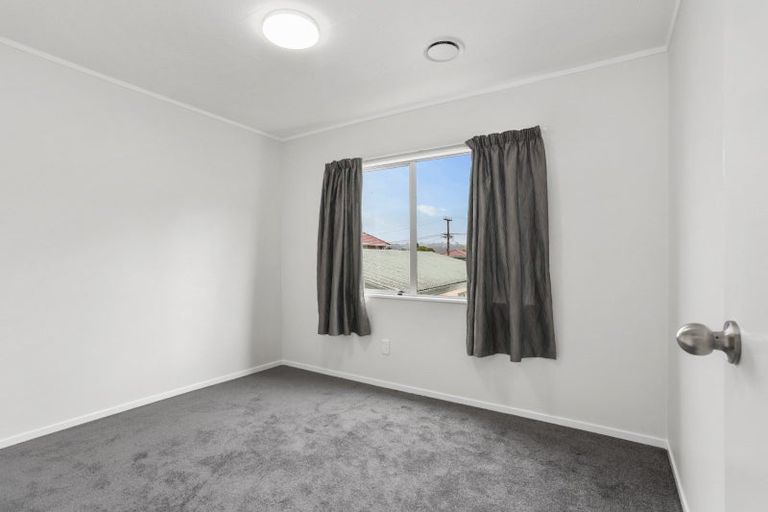 Photo of property in 2/152 Rathgar Road, Henderson, Auckland, 0610