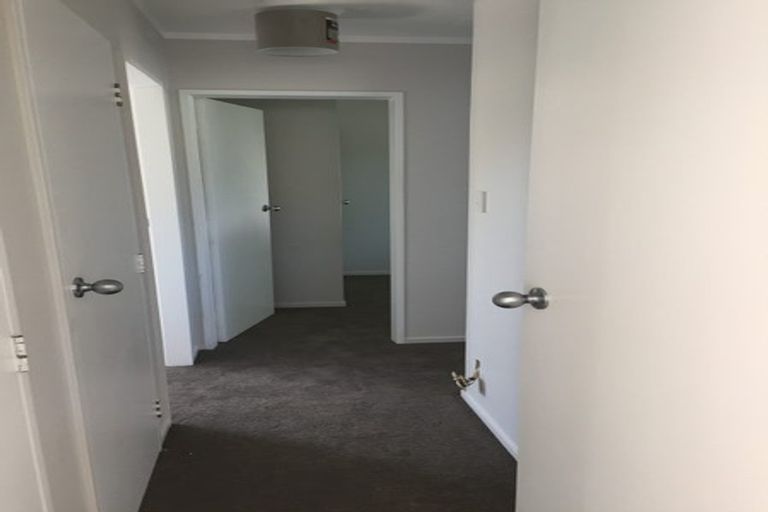 Photo of property in 43a Hicks Close, Whitby, Porirua, 5024