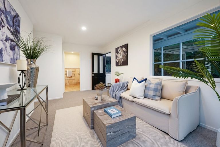 Photo of property in 281 Sturges Road, Henderson Valley, Auckland, 0612