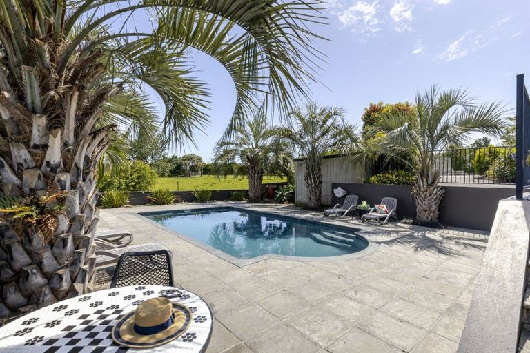 Photo of property in 1179 Devon Road, Bell Block, New Plymouth, 4373