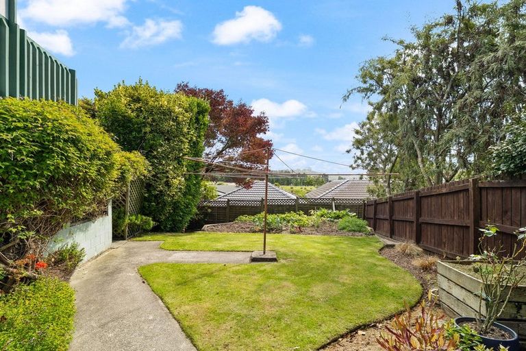 Photo of property in 33 Walton Park Avenue, Fairfield, Dunedin, 9018