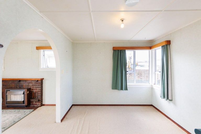 Photo of property in 4 Glasgow Street, Takaro, Palmerston North, 4412