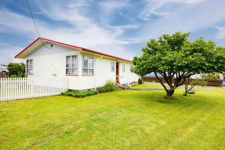 Photo of property in 25 Bennett Street, Waipawa, 4210