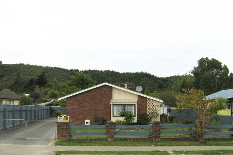 Photo of property in 80 Norana Road, Timberlea, Upper Hutt, 5018