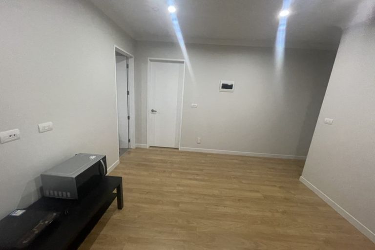 Photo of property in 60 Huntington Park Drive, Greenhithe, Auckland, 0632