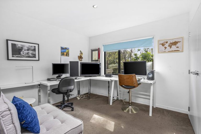 Photo of property in 56a Tamahere Drive, Glenfield, Auckland, 0629