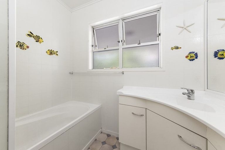 Photo of property in 43 Kelvyn Grove, Hillpark, Auckland, 2102