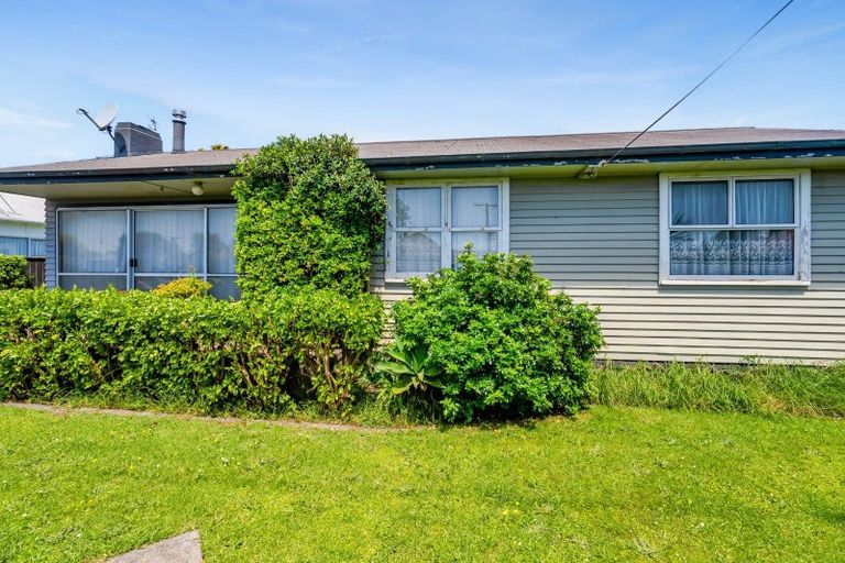 Photo of property in 53 Parris Street, Waitara, 4320