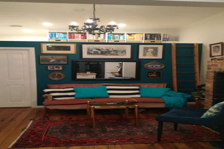 Photo of property in 28 Edinburgh Terrace, Berhampore, Wellington, 6023