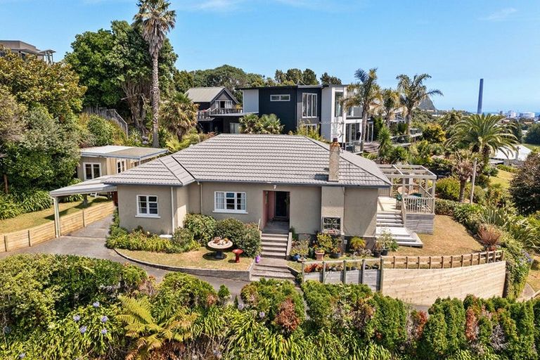 Photo of property in 26 Bonithon Avenue, Moturoa, New Plymouth, 4310