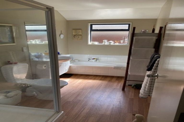 Photo of property in 6 Magnolia Lane, St Albans, Christchurch, 8052