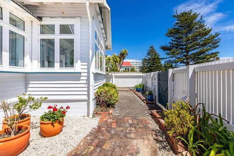 Photo of property in 57 Marine Parade, Eastbourne, Lower Hutt, 5013