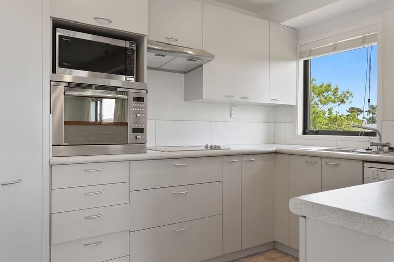 Photo of property in Gloucester Towers, 13/28 Gloucester Street, Christchurch Central, Christchurch, 8013