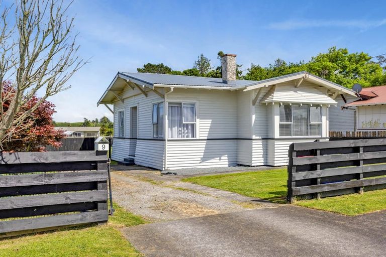 Photo of property in 9 Preston Street, Eltham, 4322