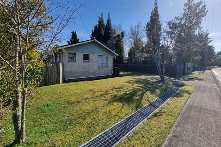 Photo of property in 8a Wyndham Road, Hannahs Bay, Rotorua, 3010