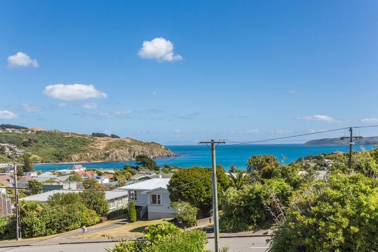 Photo of property in 16 Herewini Street, Titahi Bay, Porirua, 5022