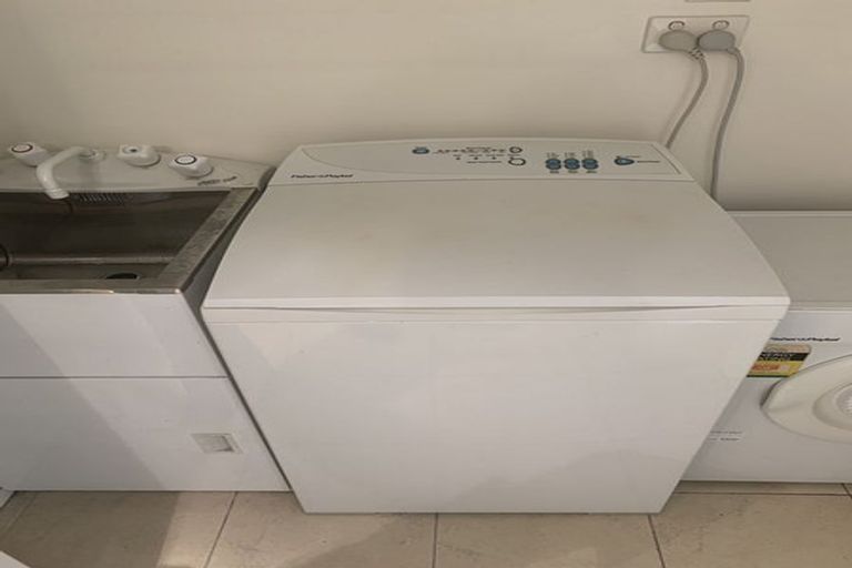 Photo of property in 2/1 Opito Way, East Tamaki, Auckland, 2013