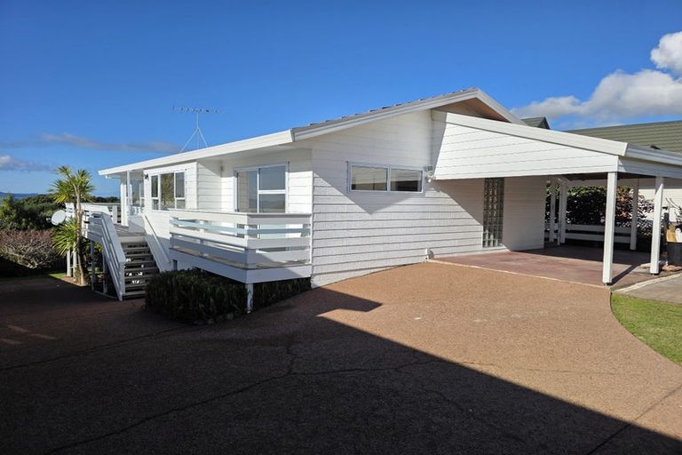 Photo of property in 16 Arohia Place, Snells Beach, 0920