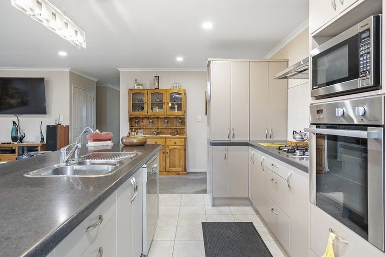 Photo of property in 36 Madison Street, Cambridge, 3434