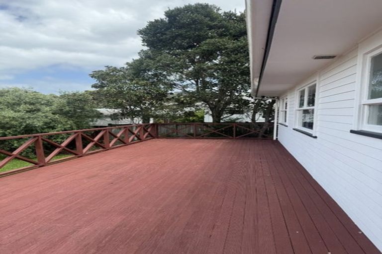 Photo of property in 43 Hilling Street, Titirangi, Auckland, 0604