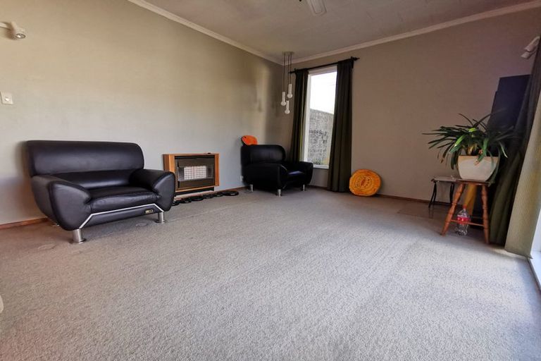 Photo of property in 219 Cambridge Terrace, Naenae, Lower Hutt, 5011