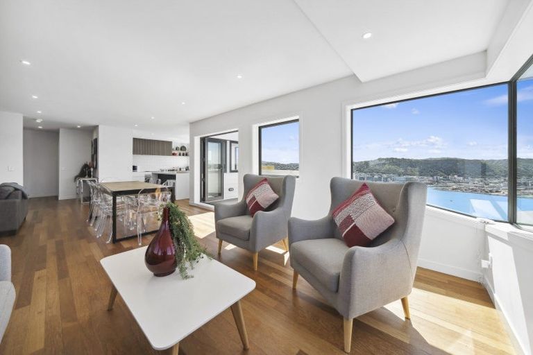 Photo of property in 4a Robieson Lane, Roseneath, Wellington, 6011