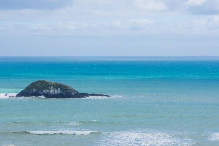 Photo of property in 50 Waitea Road, Muriwai, 0881