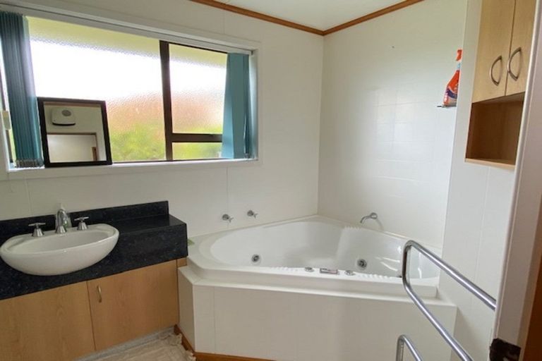 Photo of property in 12 Oakleigh Crescent, Oamaru North, Oamaru, 9400