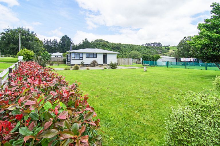 Photo of property in 30 Bridge Street, Eketahuna, 4900