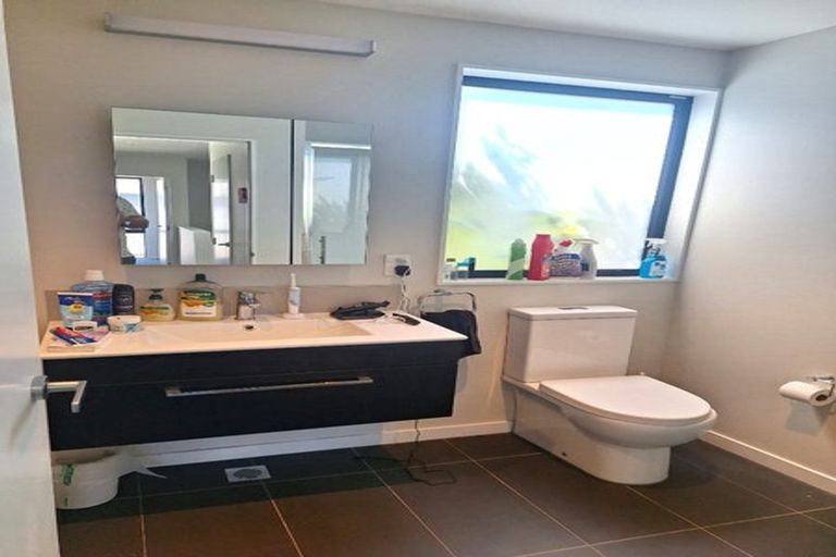 Photo of property in 18/6 Oswald Crescent, Paparangi, Wellington, 6037