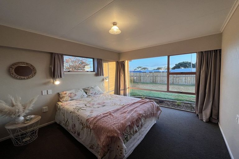 Photo of property in 2 Park Lane, Waitara, 4320