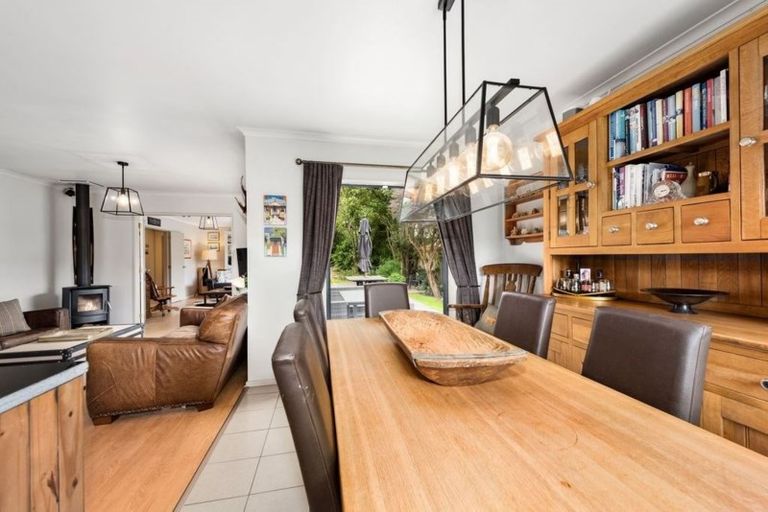 Photo of property in 23 Carlow Grove, Birchville, Upper Hutt, 5018