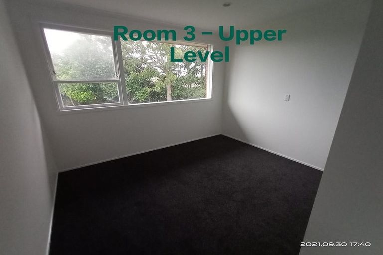 Photo of property in 153 Gossamer Drive, Pakuranga Heights, Auckland, 2010