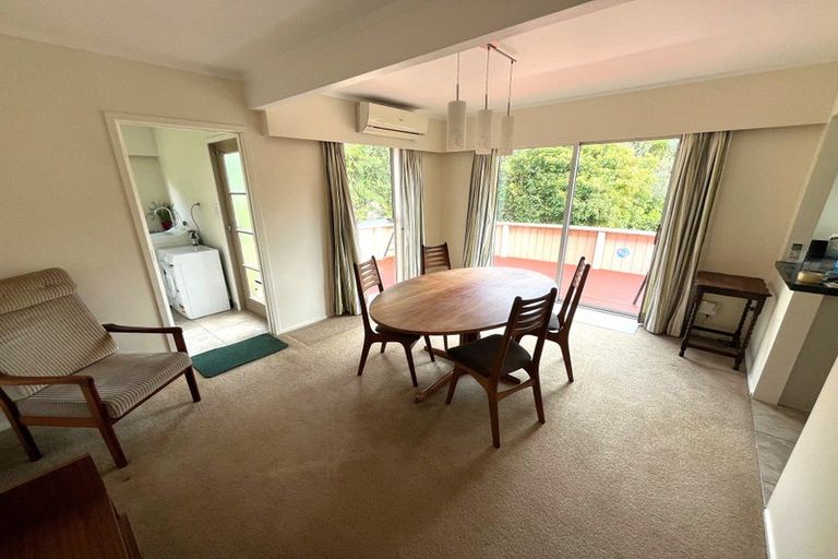 Photo of property in 6 Nea Place, Hillcrest, Auckland, 0627