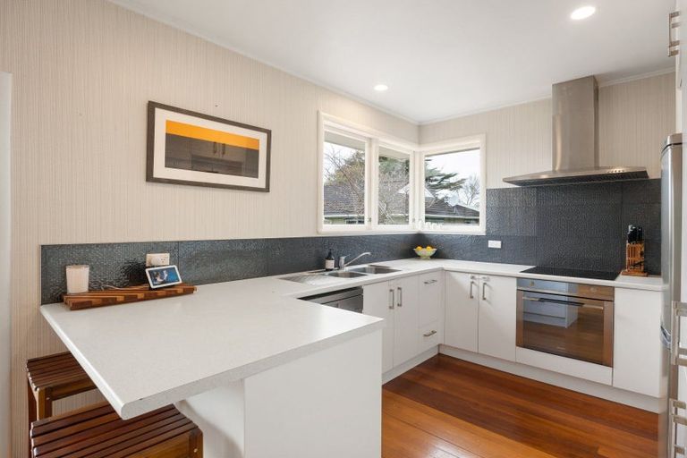 Photo of property in 4 Dover Road, St Andrews, Hamilton, 3200