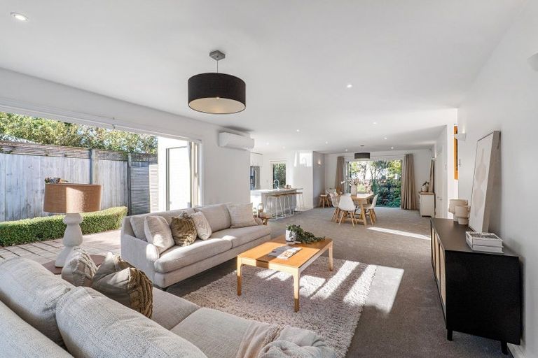 Photo of property in 32 Wai-iti Terrace, Burnside, Christchurch, 8052