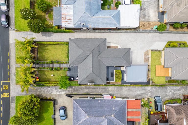 Photo of property in 1/28 Bleakhouse Road, Howick, Auckland, 2014