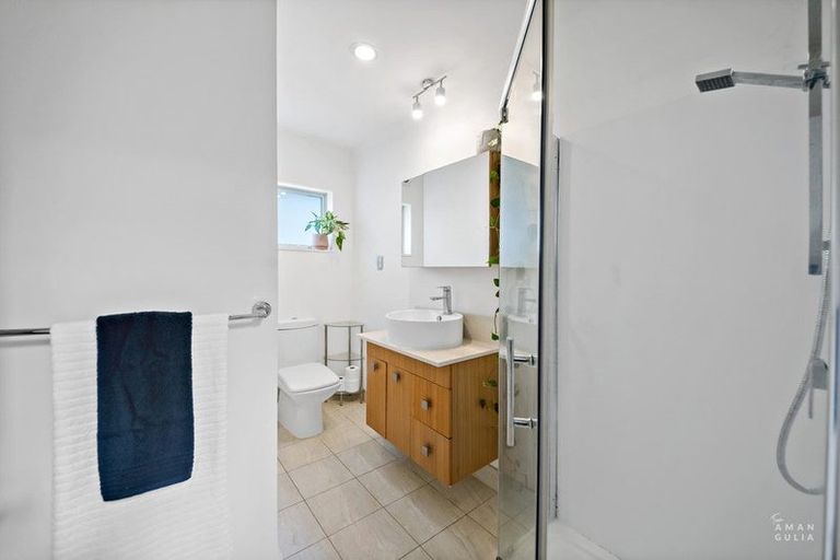 Photo of property in 82e Verbena Road, Birkdale, Auckland, 0626