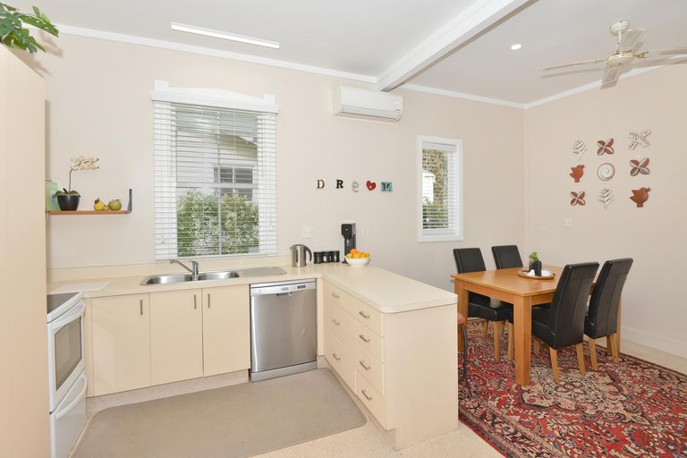 Photo of property in 16 Donald Street, Regent, Whangarei, 0112