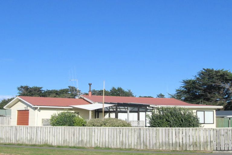 Photo of property in 42 Scott Avenue, Otaki Beach, Otaki, 5512