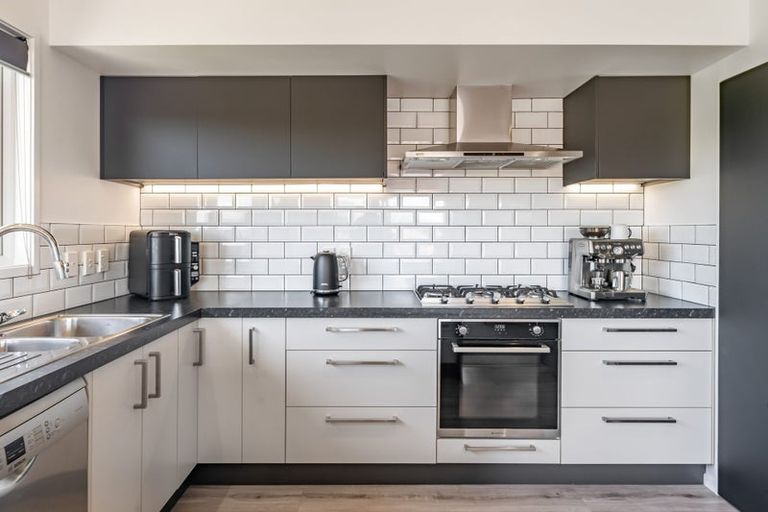 Photo of property in 7 James Cook Drive, Whitby, Porirua, 5024