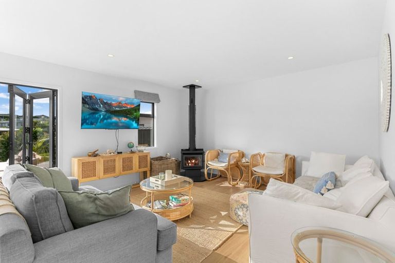 Photo of property in 54 Marram Place, Mangawhai Heads, Mangawhai, 0505