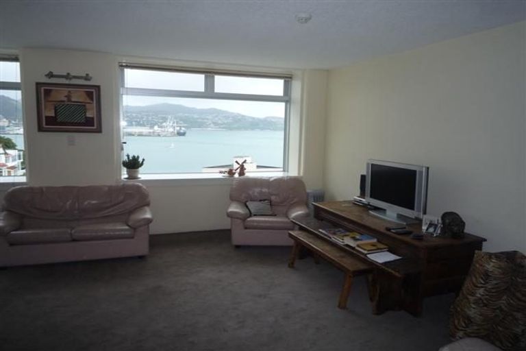 Photo of property in Jerningham Apartments, 20 Oriental Terrace, Oriental Bay, Wellington, 6011