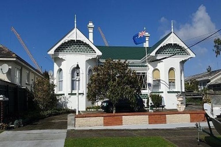 Photo of property in 21 Aramoana Avenue, Devonport, Auckland, 0624